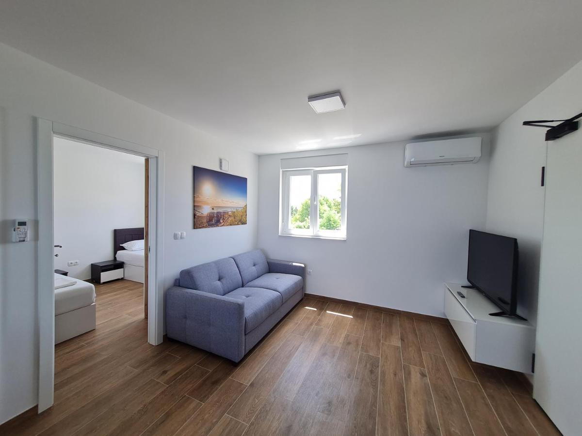 Apartmani Adria 닌 외부 사진