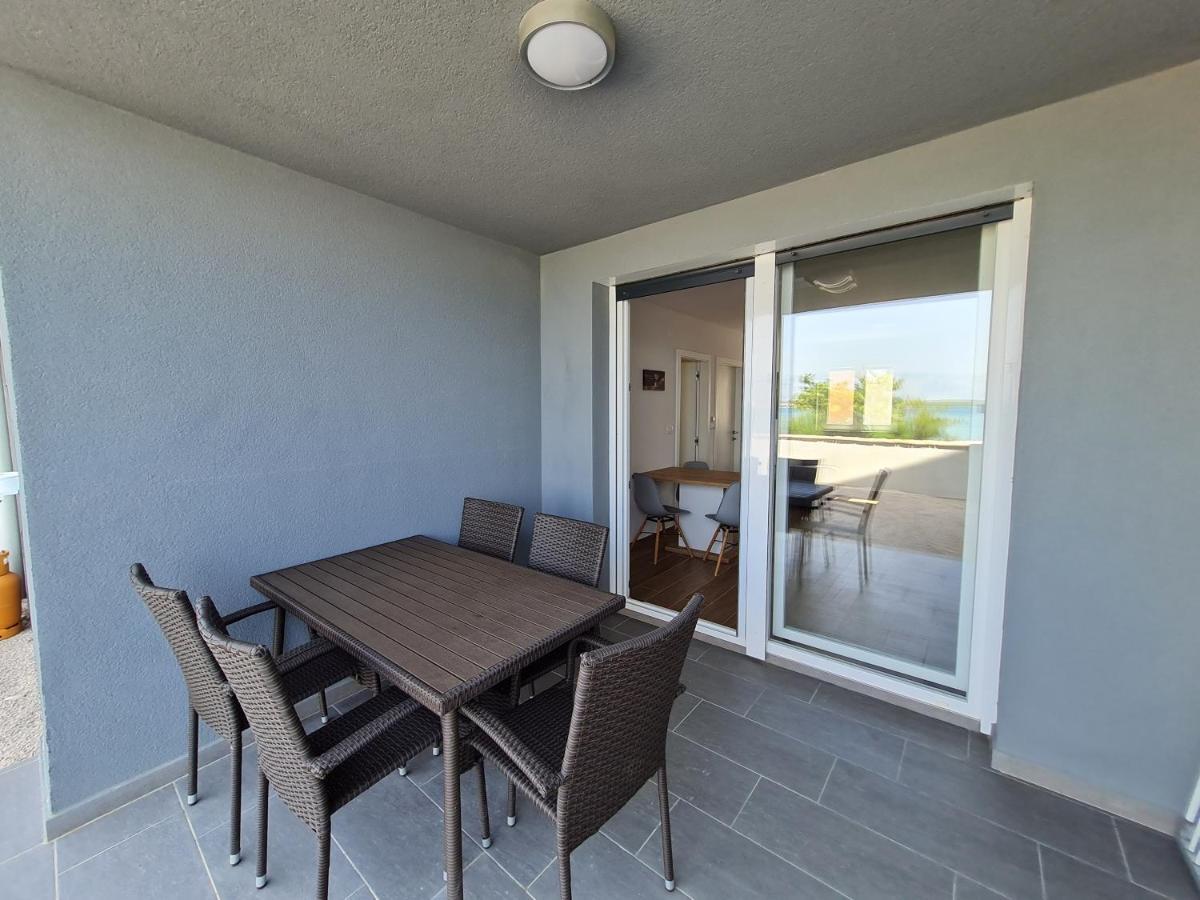 Apartmani Adria 닌 외부 사진