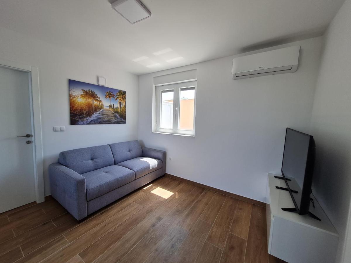 Apartmani Adria 닌 외부 사진