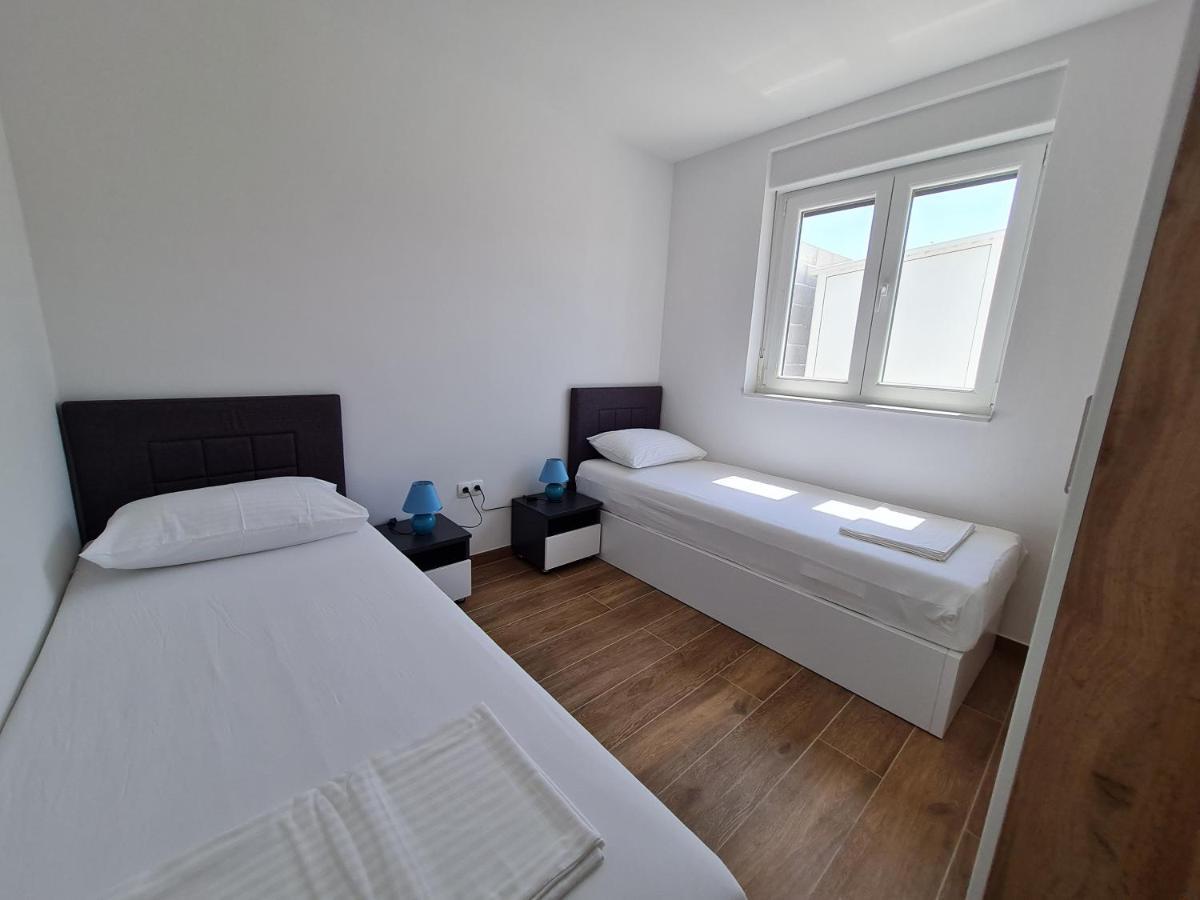 Apartmani Adria 닌 외부 사진