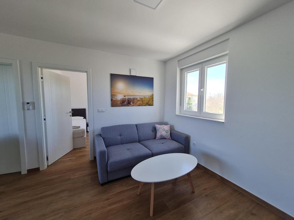 Apartmani Adria 닌 외부 사진
