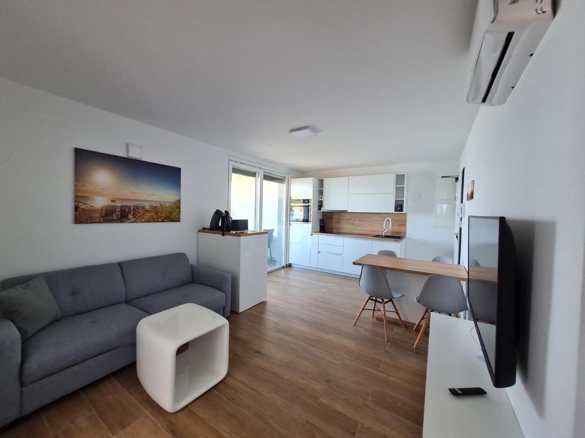 Apartmani Adria 닌 외부 사진