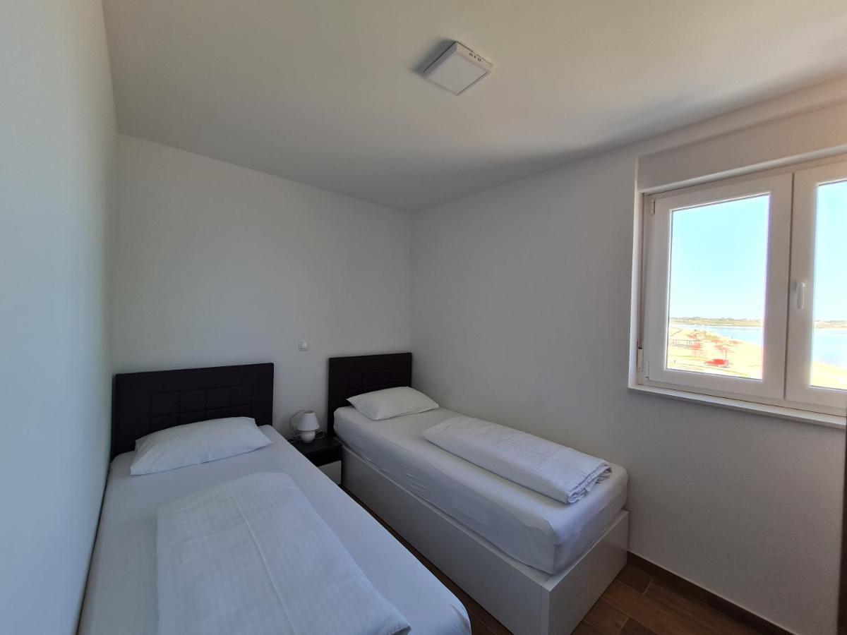 Apartmani Adria 닌 외부 사진