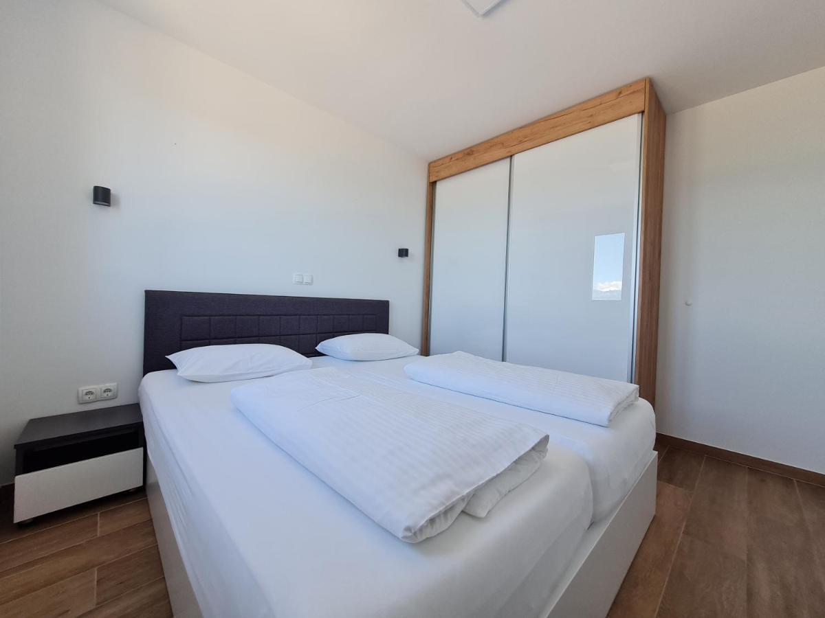 Apartmani Adria 닌 외부 사진