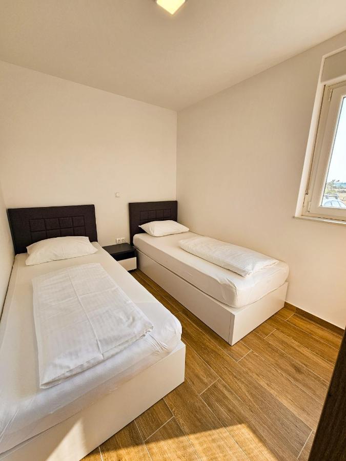Apartmani Adria 닌 외부 사진